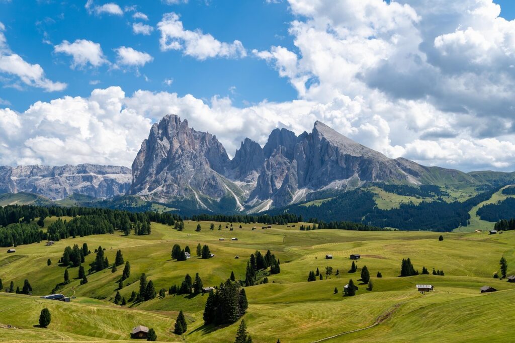 mountains-7348840_1280